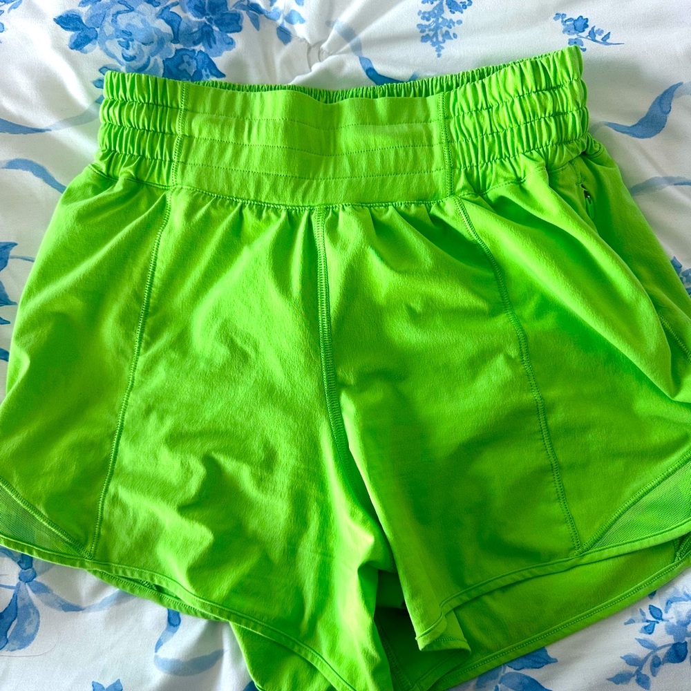 Hottie hot Lululemon shorts 4’